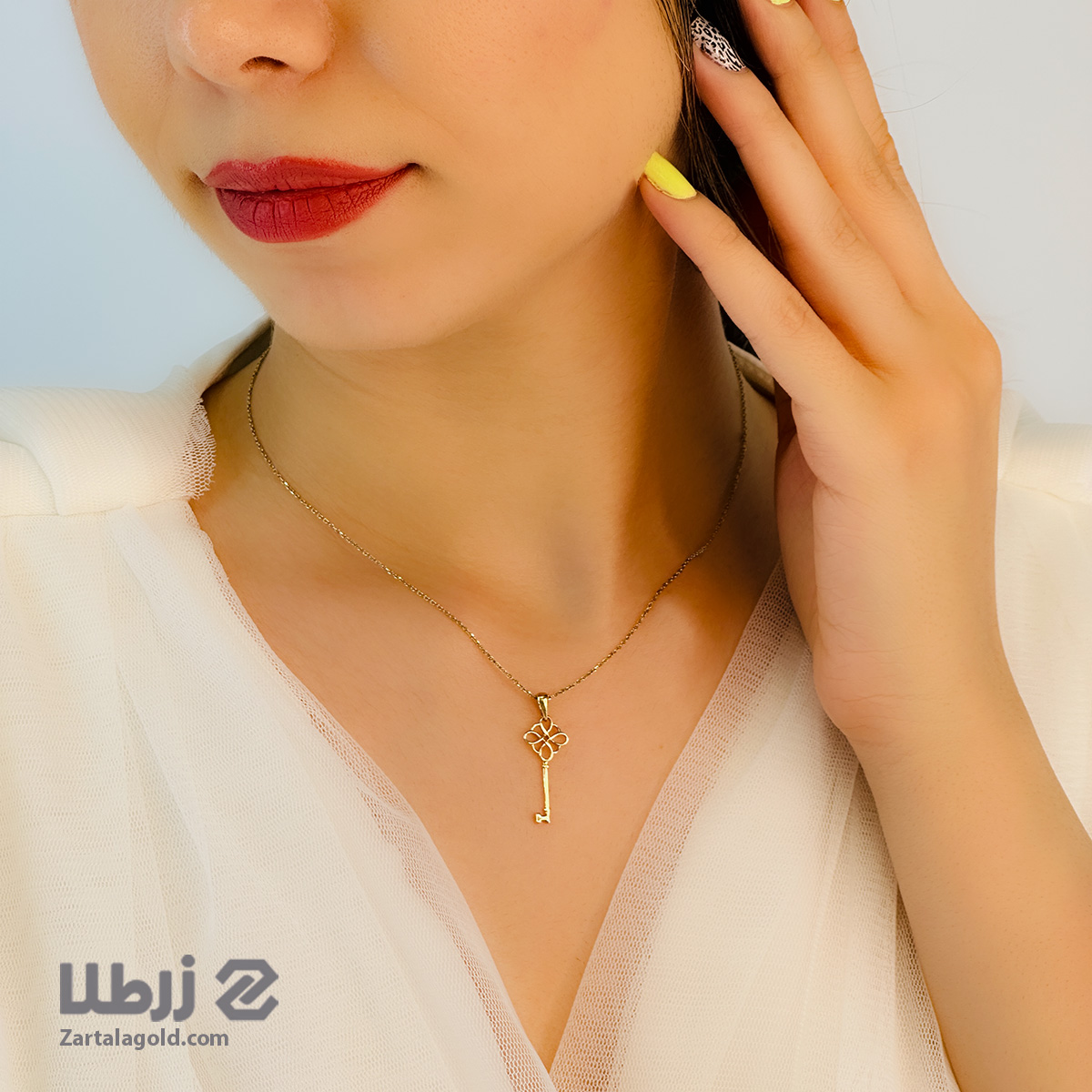 پلاک طلا طرح آویز کلید کد P18724 پلاک طلا طرح آویز کلید کد P18724